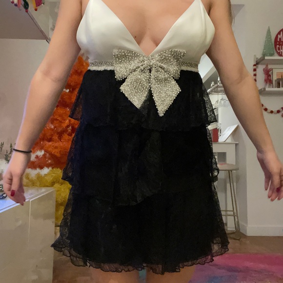 Alice & Olivia Bow Dress - Picture 4 of 7